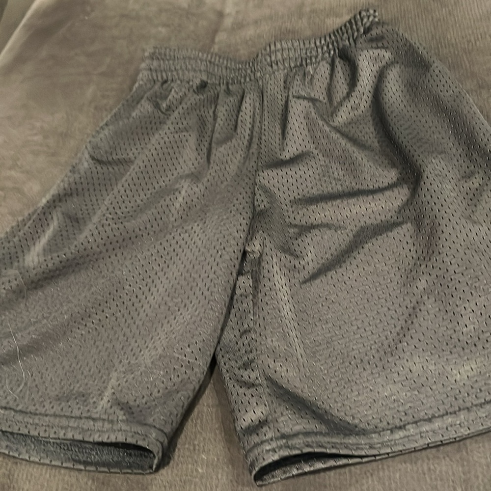 Boys Shorts Set of 5. Excellent condition some never worn. Sz. 6-7 - Picture 14 of 16